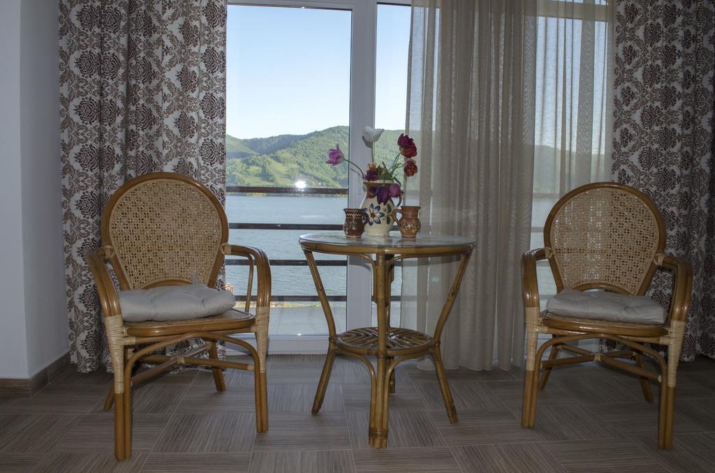 Hotel Mai Danube Ieşelniţa Zewnętrze zdjęcie