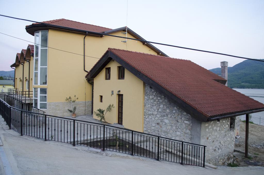 Hotel Mai Danube Ieşelniţa Zewnętrze zdjęcie