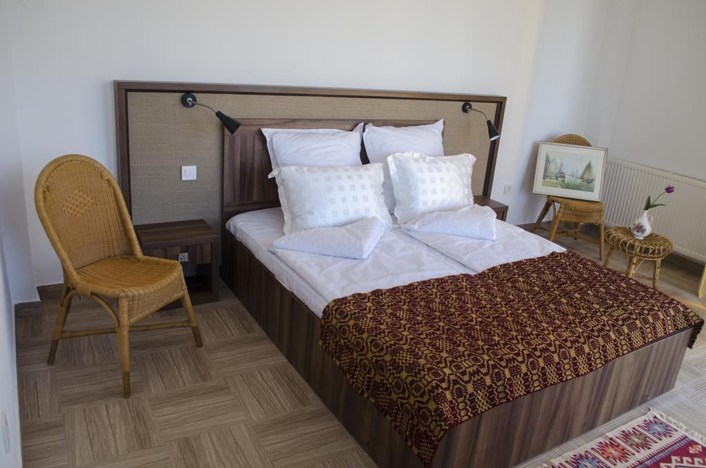 Hotel Mai Danube Ieşelniţa Zewnętrze zdjęcie